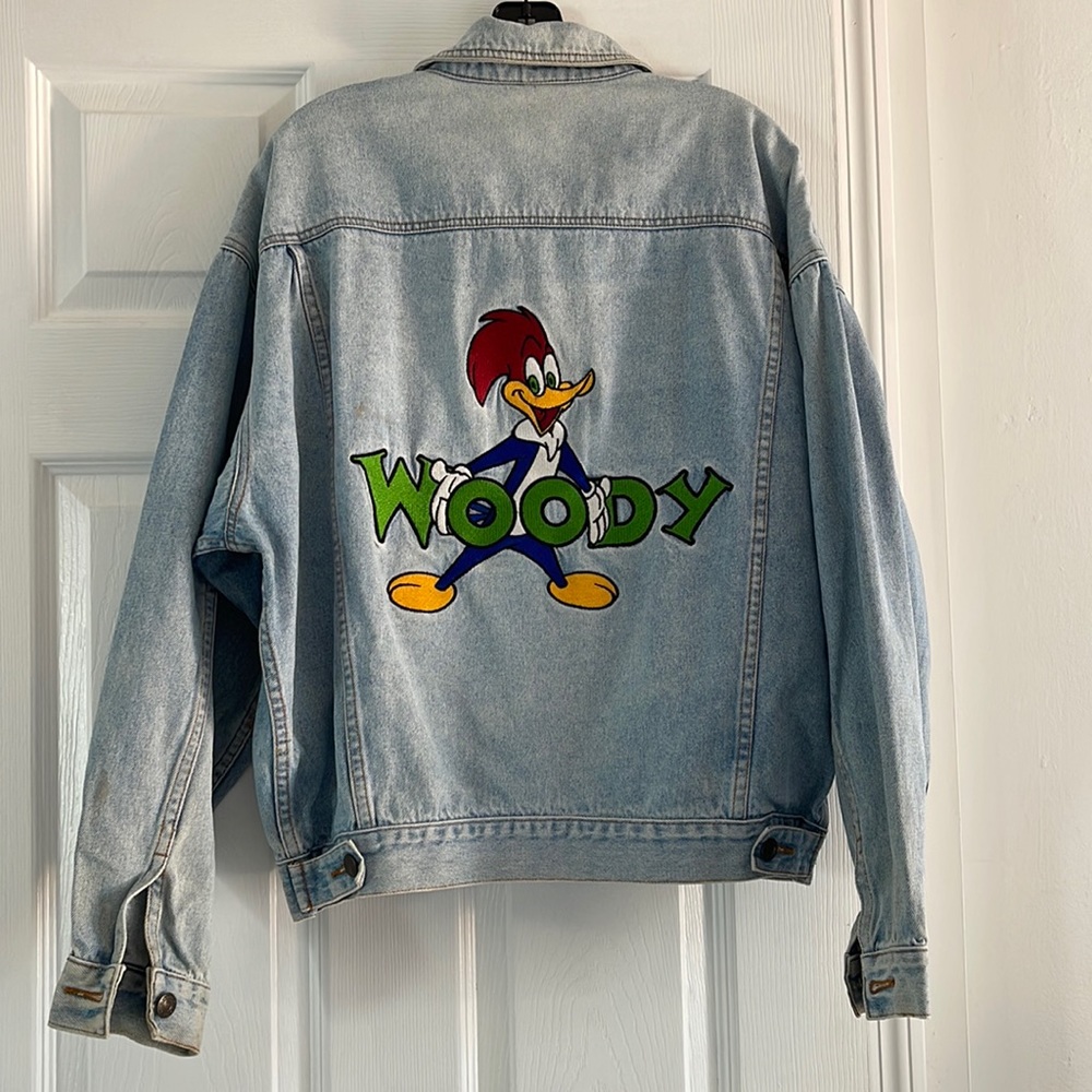 VINTAGE 1997 Woody Woodpecker Universal Studios Embroidered Denim Jacket size M
